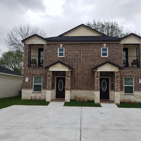 Home Away From Home Unit B Houston Bagian luar foto