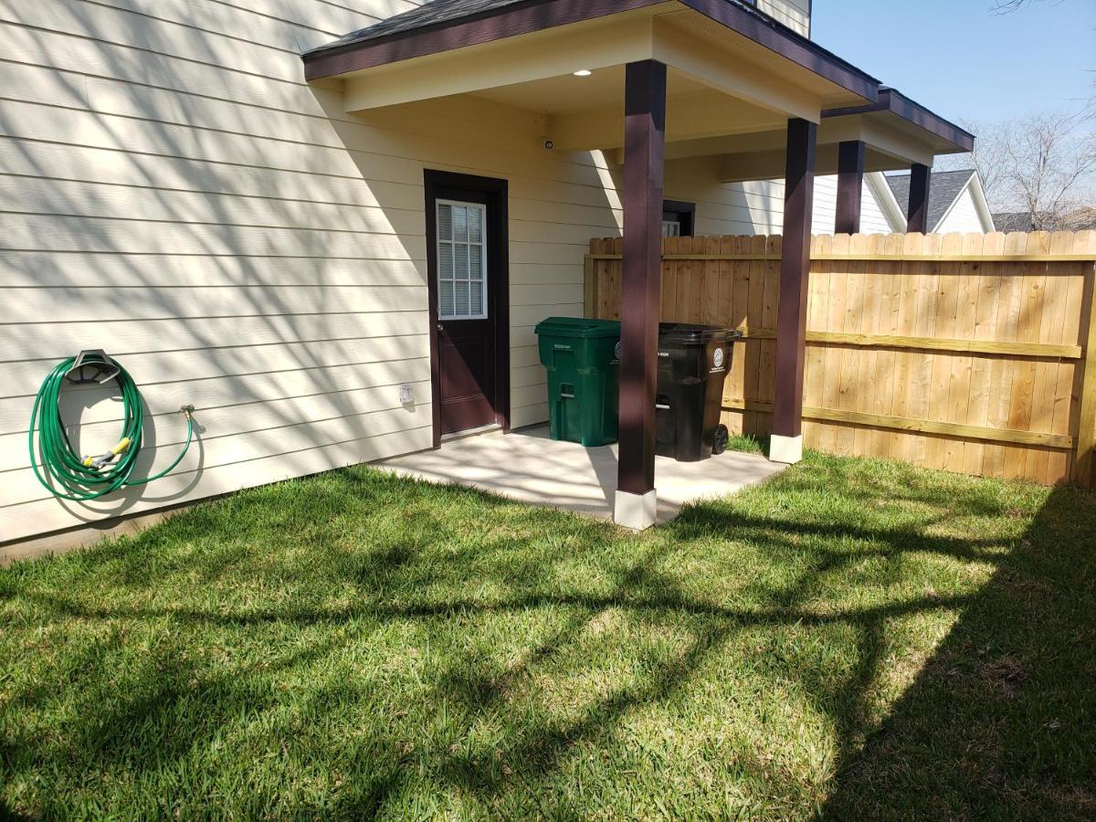 Home Away From Home Unit B Houston Bagian luar foto