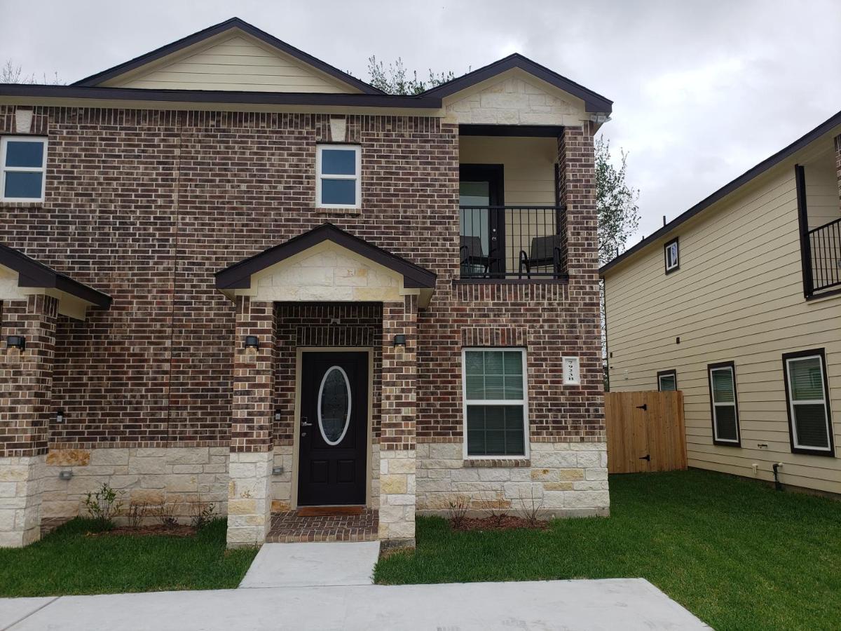 Home Away From Home Unit B Houston Bagian luar foto