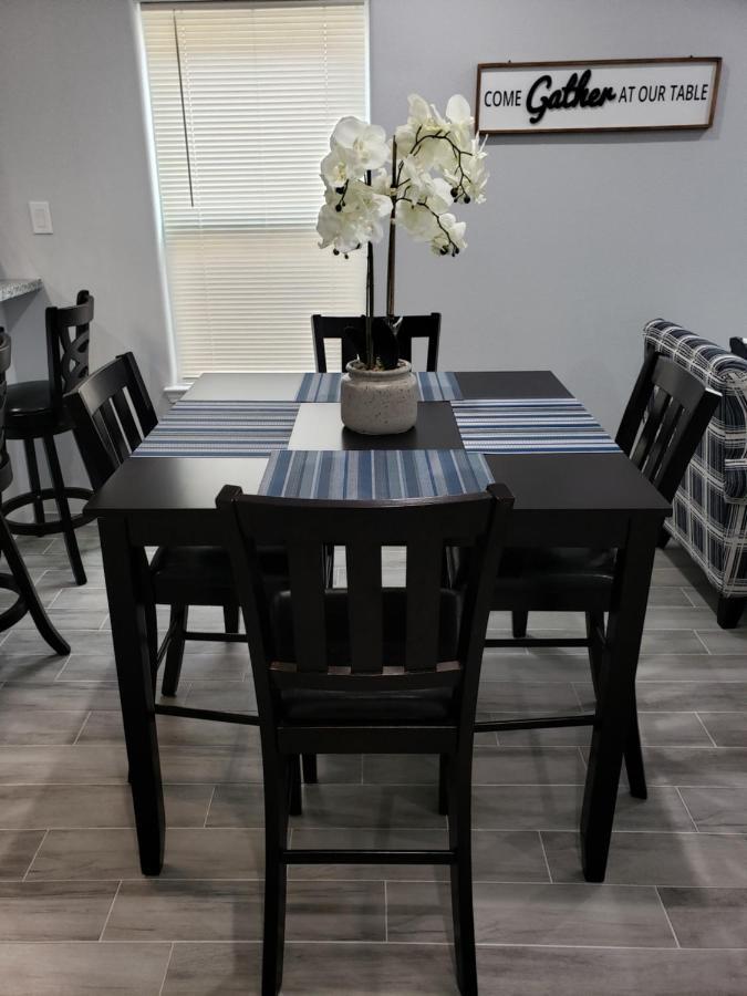 Home Away From Home Unit B Houston Bagian luar foto