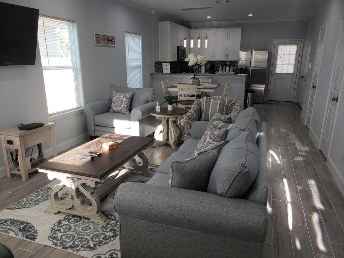 Home Away From Home Unit B Houston Bagian luar foto