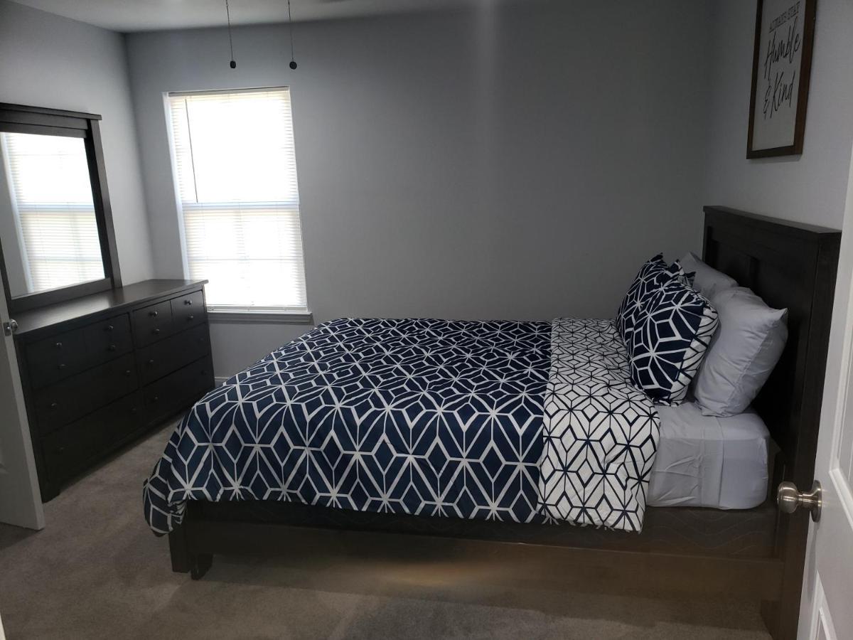 Home Away From Home Unit B Houston Bagian luar foto