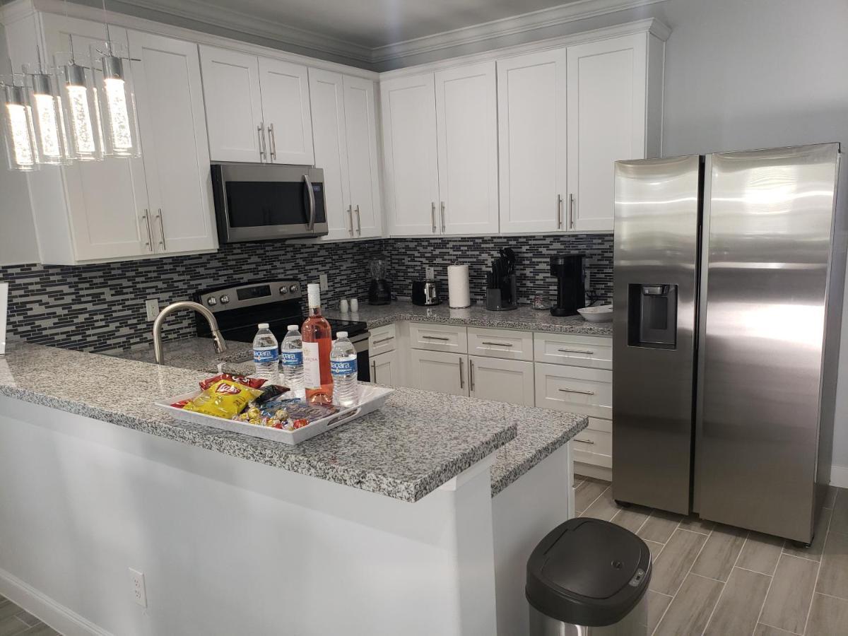 Home Away From Home Unit B Houston Bagian luar foto