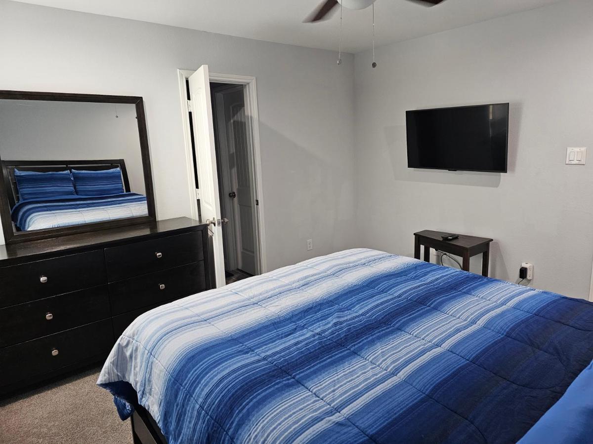 Home Away From Home Unit B Houston Bagian luar foto